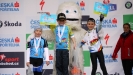 Zlosyn zlat� aneb v�t�z v oble�en� kr�sn�ch d�vek
