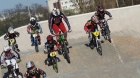 Dal den v sedle  BMX
